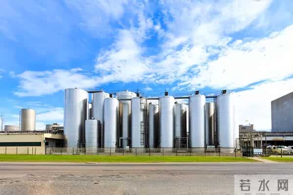 没想到吧？中国突然叫停芯片出口，荷兰懵了，全球产业链跟着炸！