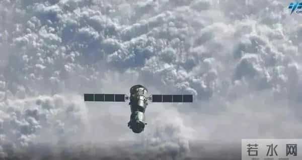 神二十一航天员已飞一个多月，飞半年需30万升氧气，为何用不完