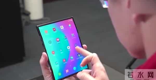小米三折叠屏要来了？专利一堆却未必敢卖