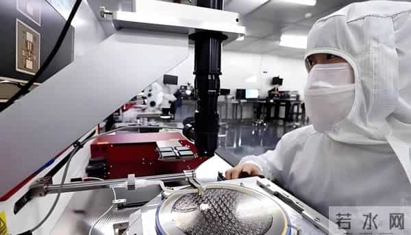 破大防！荷兰大臣向全世界承认：没想到中方真的叫停芯片出口