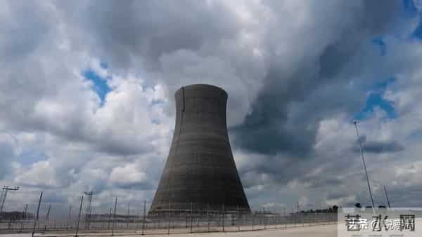 美国50年砸钱无果，中国14年搞定用钍发电，解锁戈壁能源密码