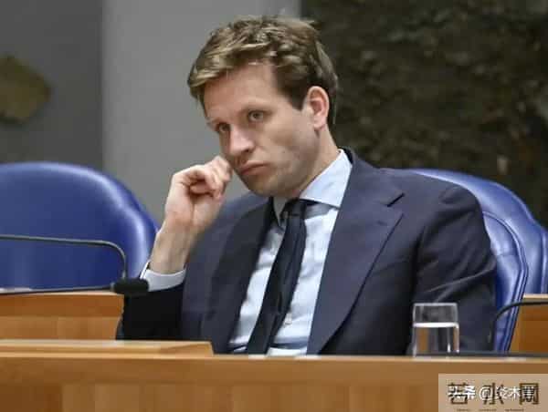 荷兰大臣承认：没想到中方真的叫停芯片出口！彻底颠覆了他的预期