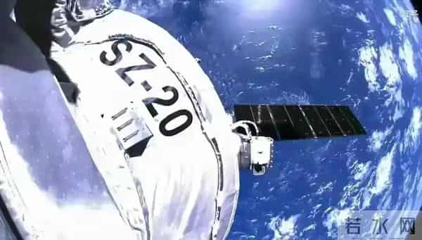 神舟二十一号首次出舱成功，碎片防护装置安装完成，下次将修飞船