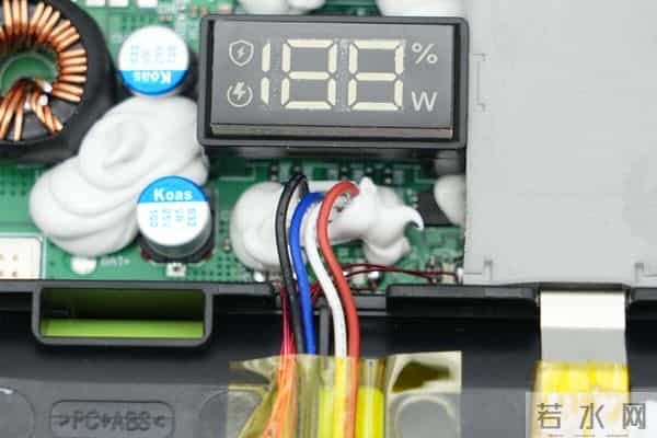 自带线 + 数显屏 + 120W 快充+ 20000mah，酷态科 25 号超级电能块 SE拆解