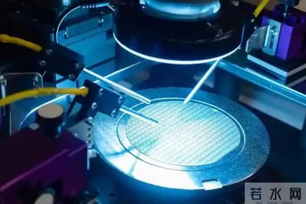 高市准备出王牌：或禁止对华出售半导体制造关键材料