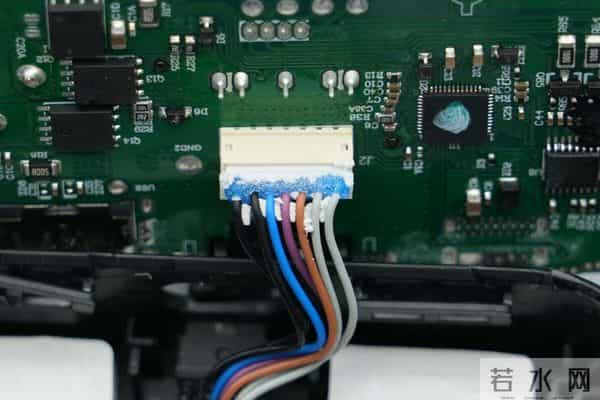 自带线 + 数显屏 + 120W 快充+ 20000mah，酷态科 25 号超级电能块 SE拆解