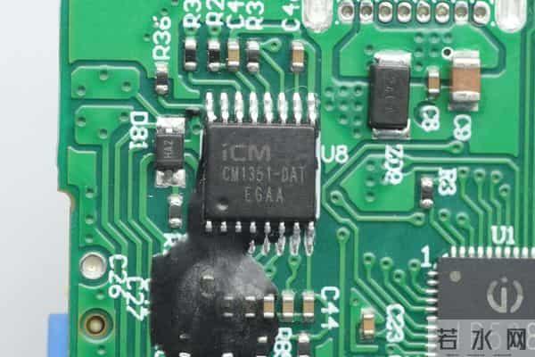 自带线 + 数显屏 + 120W 快充+ 20000mah，酷态科 25 号超级电能块 SE拆解