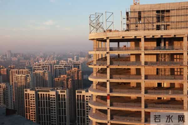 三十四亿港元暗战：刘强东买楼背后的香港争夺战