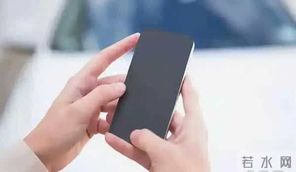 手机越用越卡？别瞎删照片！长按“设置”里这1个键