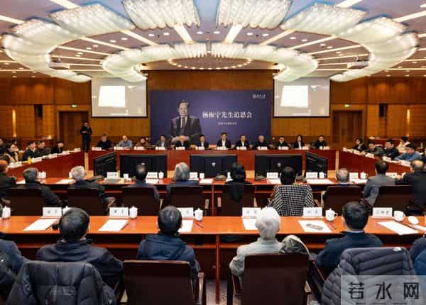 翁帆首次发声追忆杨振宁，数次哽咽，泣不成声，继子杨光诺没说错