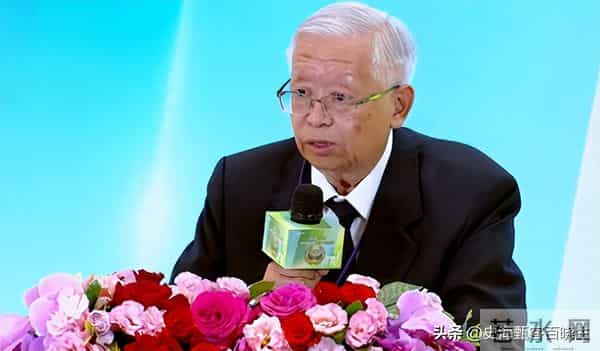 75岁芯片大佬潜逃美国！带核心技术机密，中国半导体暗战再添变数