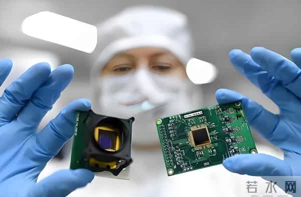 果然不出所料，H200被曝植入后门，传输敏感数据，中方回应八个字