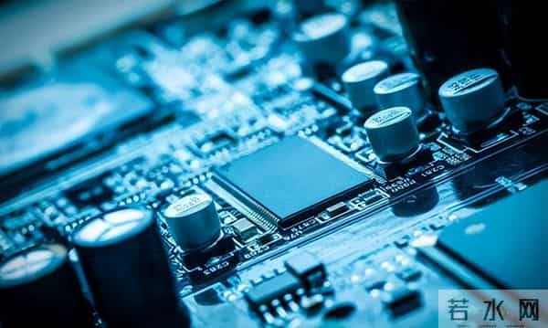 仅差1美元，他误成芯片霸主，同门师弟却弃美回国，誓死突围！