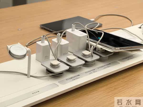 果华米OV荣线下门店大横评：特色服务花样百出，卖不动货却不可或缺