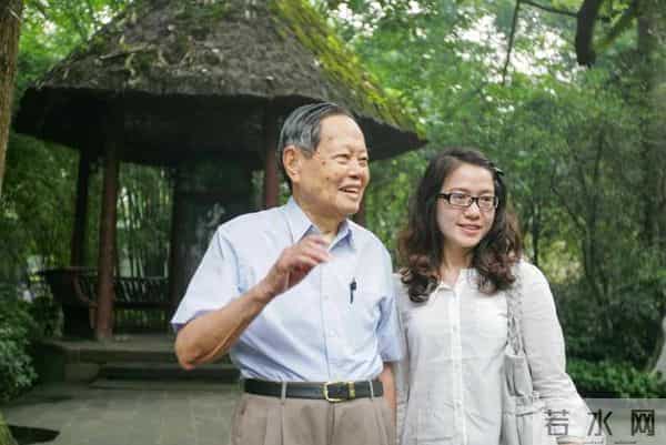 翁帆公开悼念杨振宁，暴露对他的特别称呼，字字暗藏深意