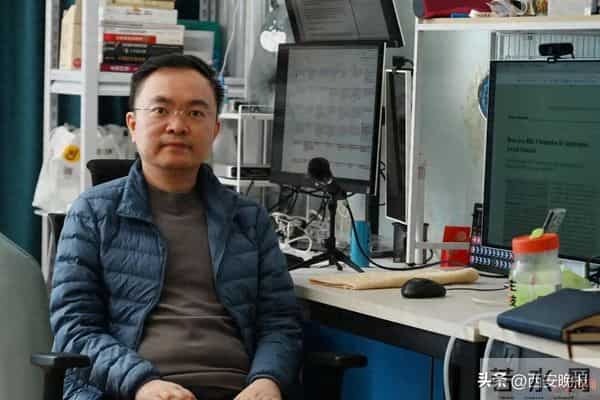 探访蔡磊失语后现状：无法咳痰时常窒息，特别珍惜时间，仍每天坚持工作到23点；6年投入超亿元