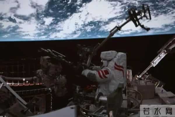 今天,我们格外怀念您