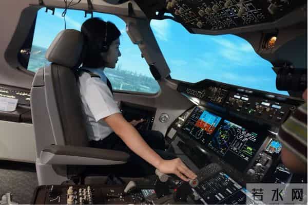 飒爽，C919首位女机长首航！