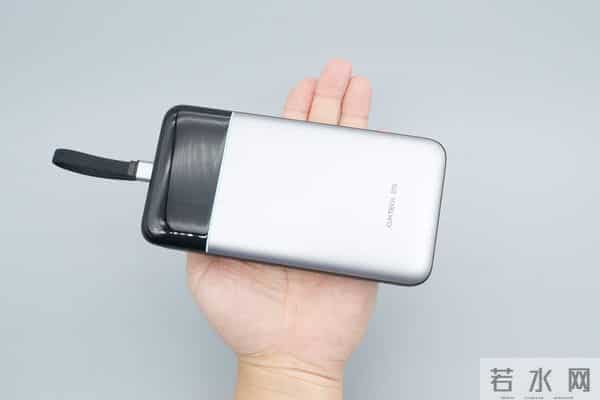 自带线 + 数显屏 + 120W 快充+ 20000mah，酷态科 25 号超级电能块 SE拆解