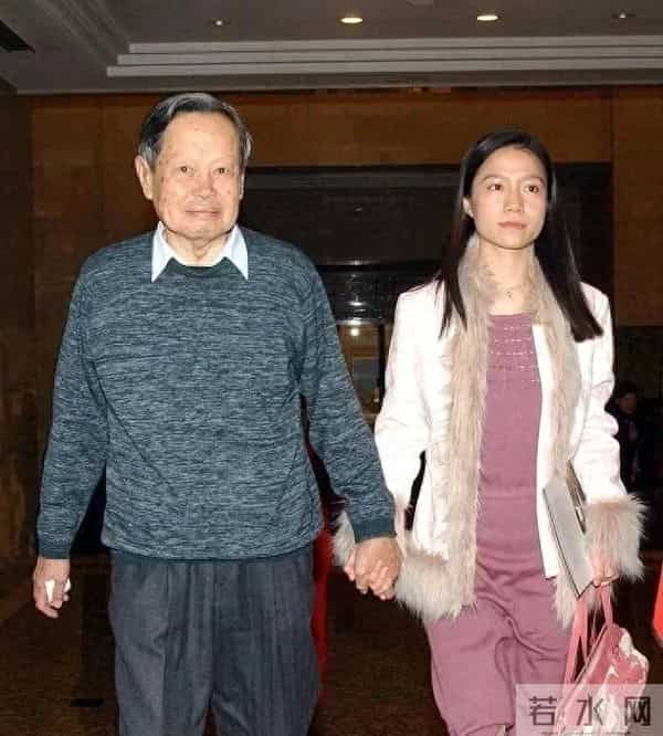 翁帆首次发声追忆杨振宁，数次哽咽，泣不成声，继子杨光诺没说错