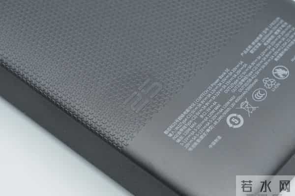 自带线 + 数显屏 + 120W 快充+ 20000mah，酷态科 25 号超级电能块 SE拆解