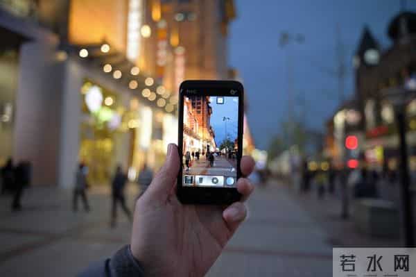 政府采购正式拥抱国产AI,华为入选,技术封锁反被中国倒逼突破?