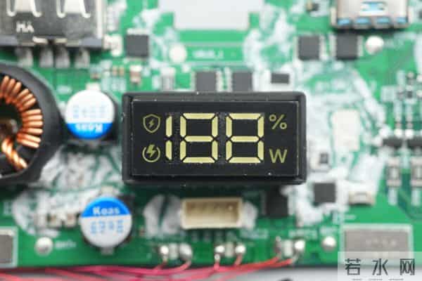 自带线 + 数显屏 + 120W 快充+ 20000mah，酷态科 25 号超级电能块 SE拆解