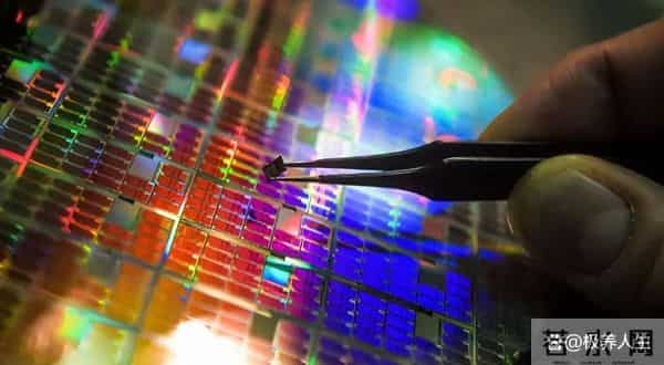 日本报复升级,高市拟颁禁令:一类关键产品,坚决不准卖给中国