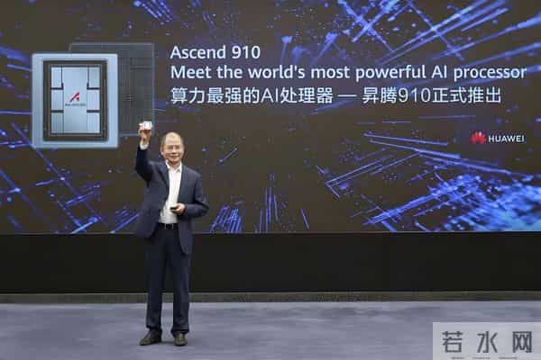 黄仁勋吓唬特朗普：中国干2天，顶我们瞎忙3年，你告诉我怎么赢？