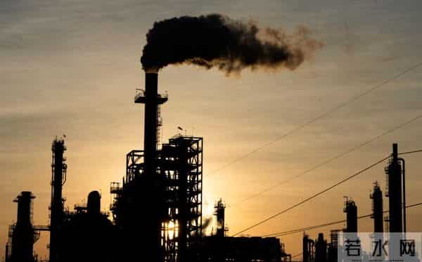 闷声砸千亿，阿联酋的算盘太精：一边抱英伟达大腿，一边造本土AI