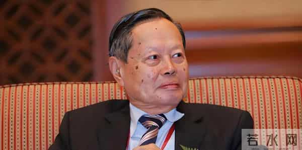 杨振宁去世不到两个月,翁帆发声回忆丈夫,仅凭一个举动口碑暴增