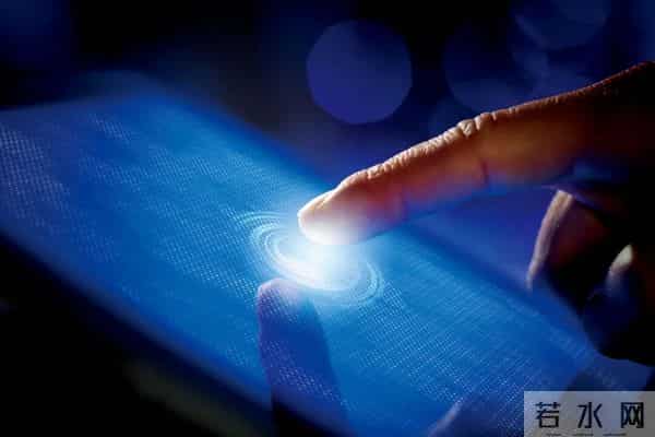 “顶流”，被围剿