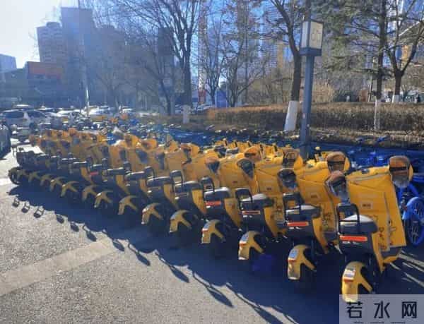 全国140+城市和地区的美团电单车陆续装上挡风被