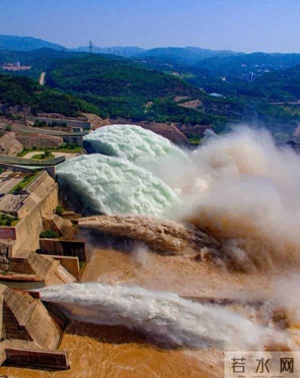 小浪底水库耗时11年造价超百亿，如今23年过去，国家是亏还是赚？