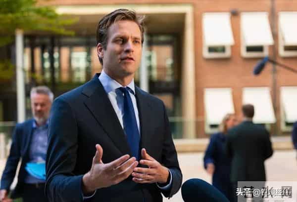 荷兰帮美卡脖子，中方反制断供关键芯片，3 亿库存砸手里慌了神