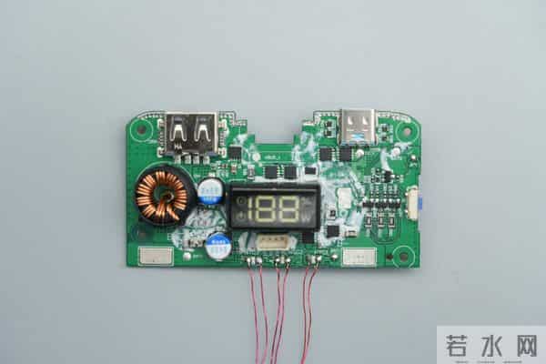 自带线 + 数显屏 + 120W 快充+ 20000mah，酷态科 25 号超级电能块 SE拆解