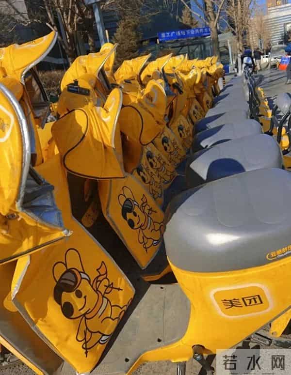 全国140+城市和地区的美团电单车陆续装上挡风被