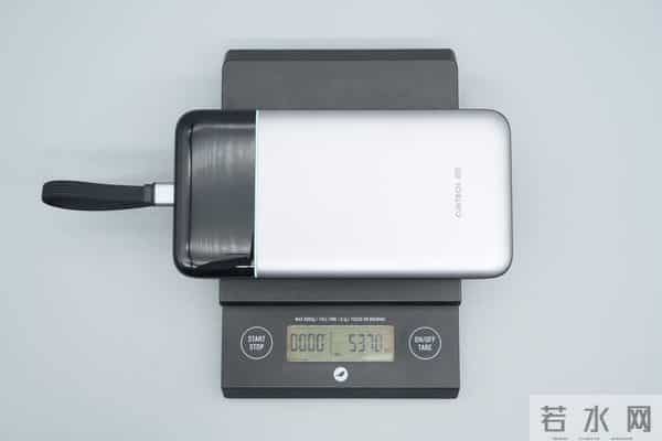 自带线 + 数显屏 + 120W 快充+ 20000mah，酷态科 25 号超级电能块 SE拆解