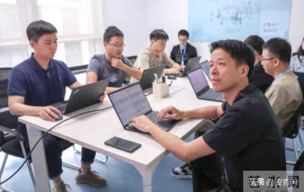 刘权：“90后”讯飞星火大模型领头雁