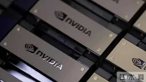 美国批准“落后一代”的H200入华：中国算力崛起已势不可挡