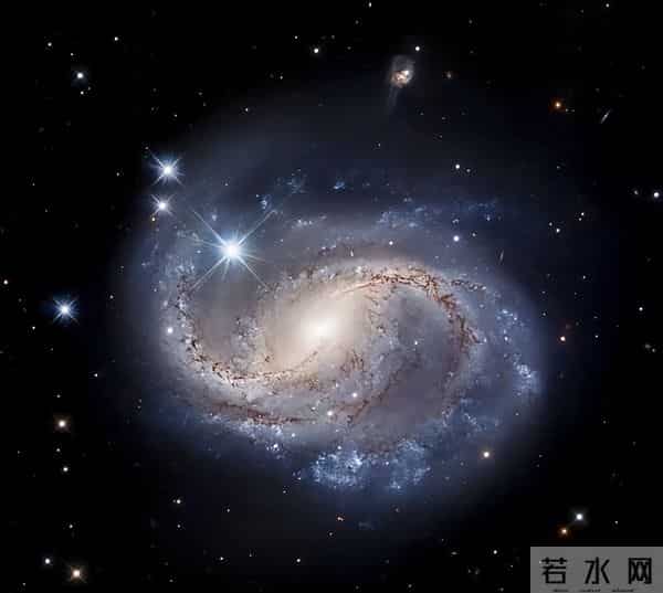 被美国骗了？航天员出舱巡检神舟二十号飞船：画面还原太空原貌