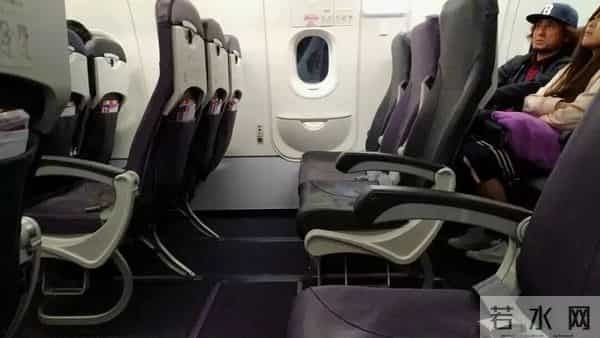 空姐爆料！人人嫌弃的最后一排，竟然是飞机上的“头等舱”？！