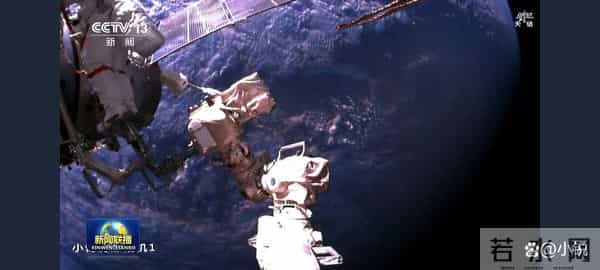 神舟二十一8小时出舱:舷窗裂缝前,人类给空间站装了“宇宙铠甲”