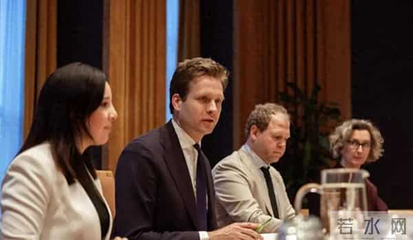 破大防！荷兰大臣向全世界承认：没想到中方真的叫停芯片出口