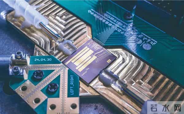 高市准备出王牌：或禁止对华出售半导体制造关键材料