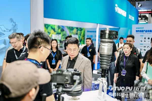 人形机器人爆火背后！核心部件商闷声发财，秘密藏不住了