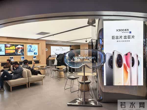 果华米OV荣线下门店大横评：特色服务花样百出，卖不动货却不可或缺