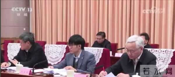 梁文锋的DeepSeek让AI界惊艳，40岁的他引领中国科技发展