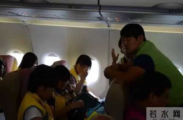 空姐爆料！人人嫌弃的最后一排，竟然是飞机上的“头等舱”？！