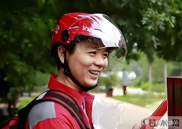 京东001号快递员已退休,勤恳工作16年,刘强东承诺的房给了吗?